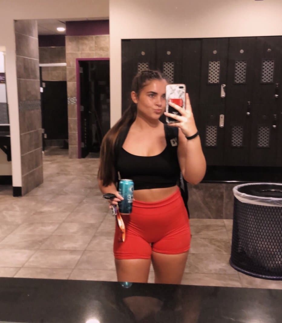 Click to view full size Drunk college party girl pisses in sink