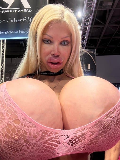 Click to view full size BIG TIT? BIMBO MILF.(Baj Angelika)PT. 2..