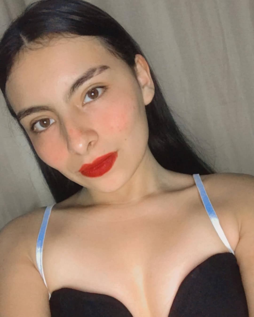 Mi ex novia América Denisse, es una puta y se merece ser exhibida.