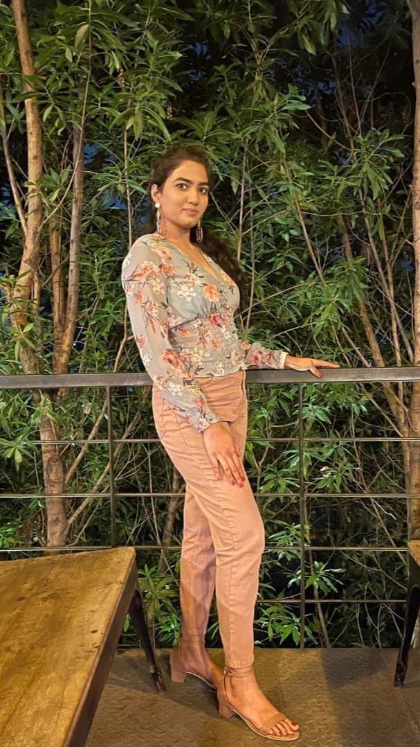 Indian telugu hyderabad girl exposing herself to her office colleague ?