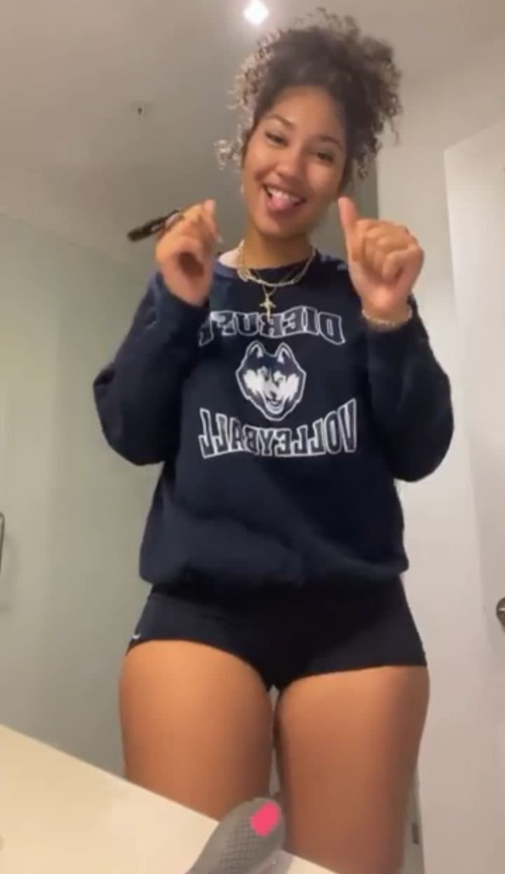 Sexy Thick w/ Curly Hair n Booty Shorts .. We Need I.D !!