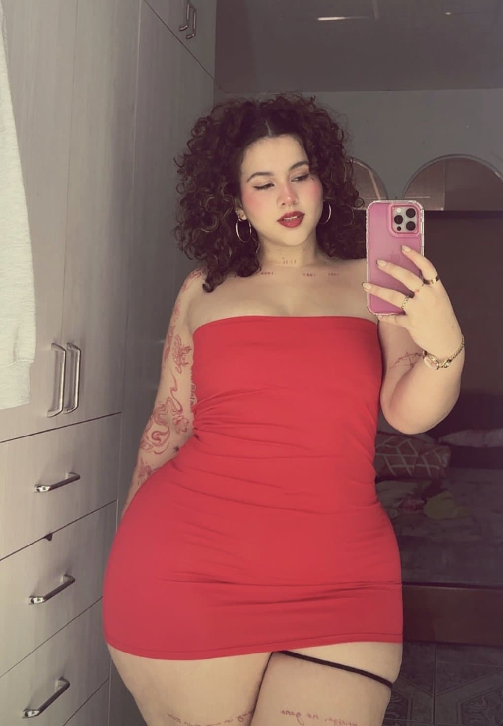 Hadasha…lord I’d knock the empanadas out that pussy…