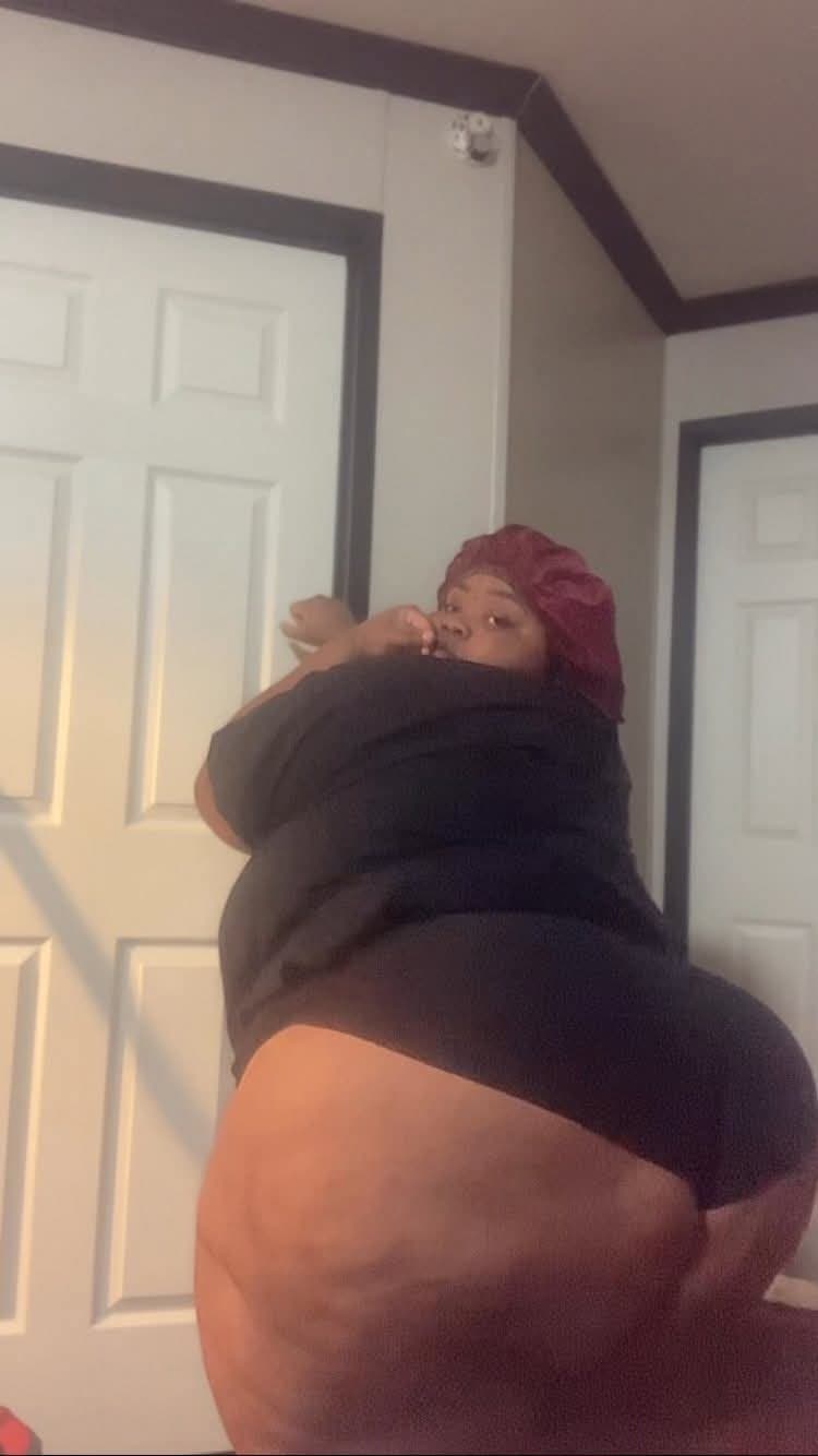 SEXY SSBBW HUGE CHUNKY BUG ASS
