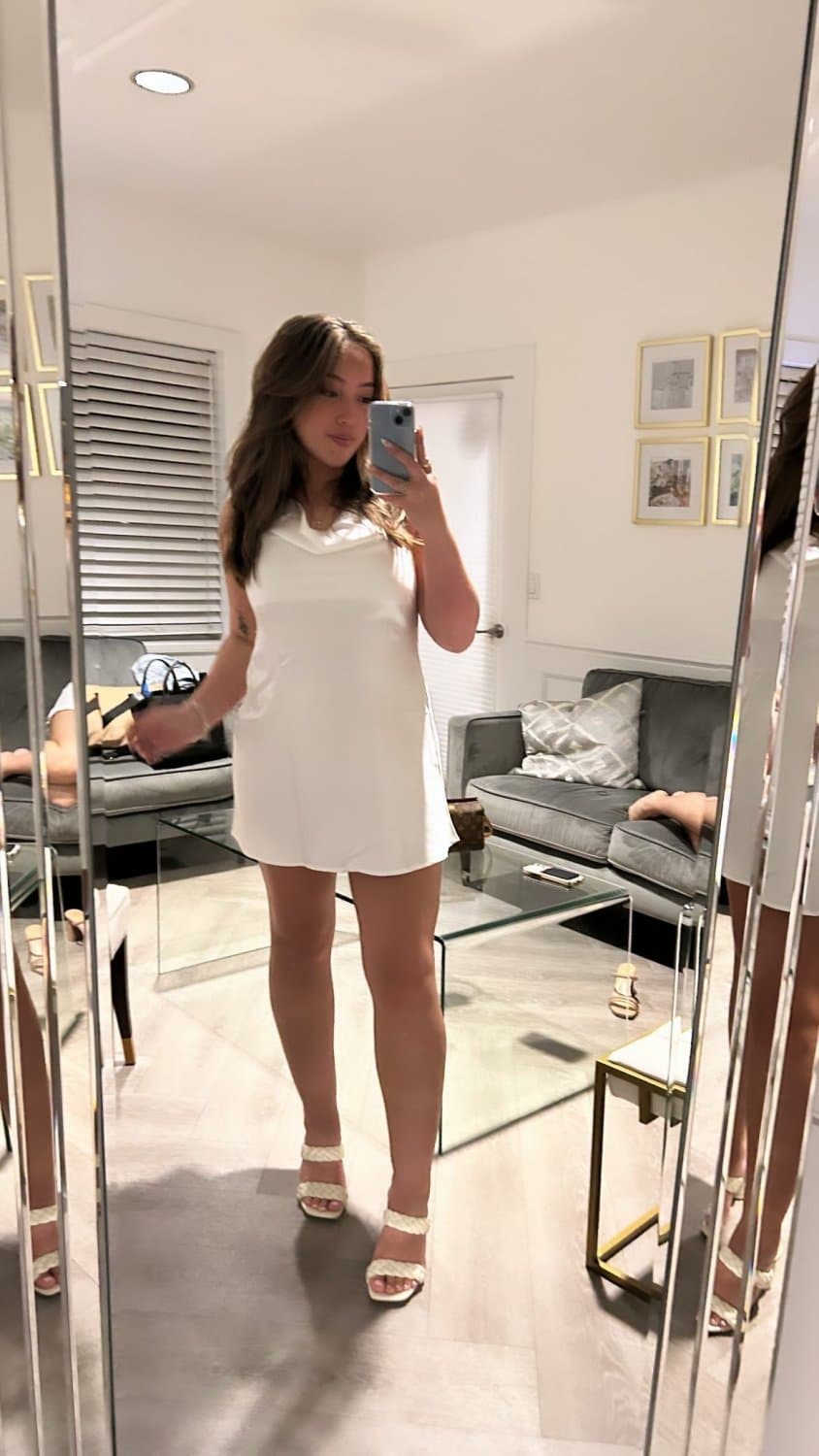 Click to view full size Thick Asian Pacific Islander with nice cameltoe and ass