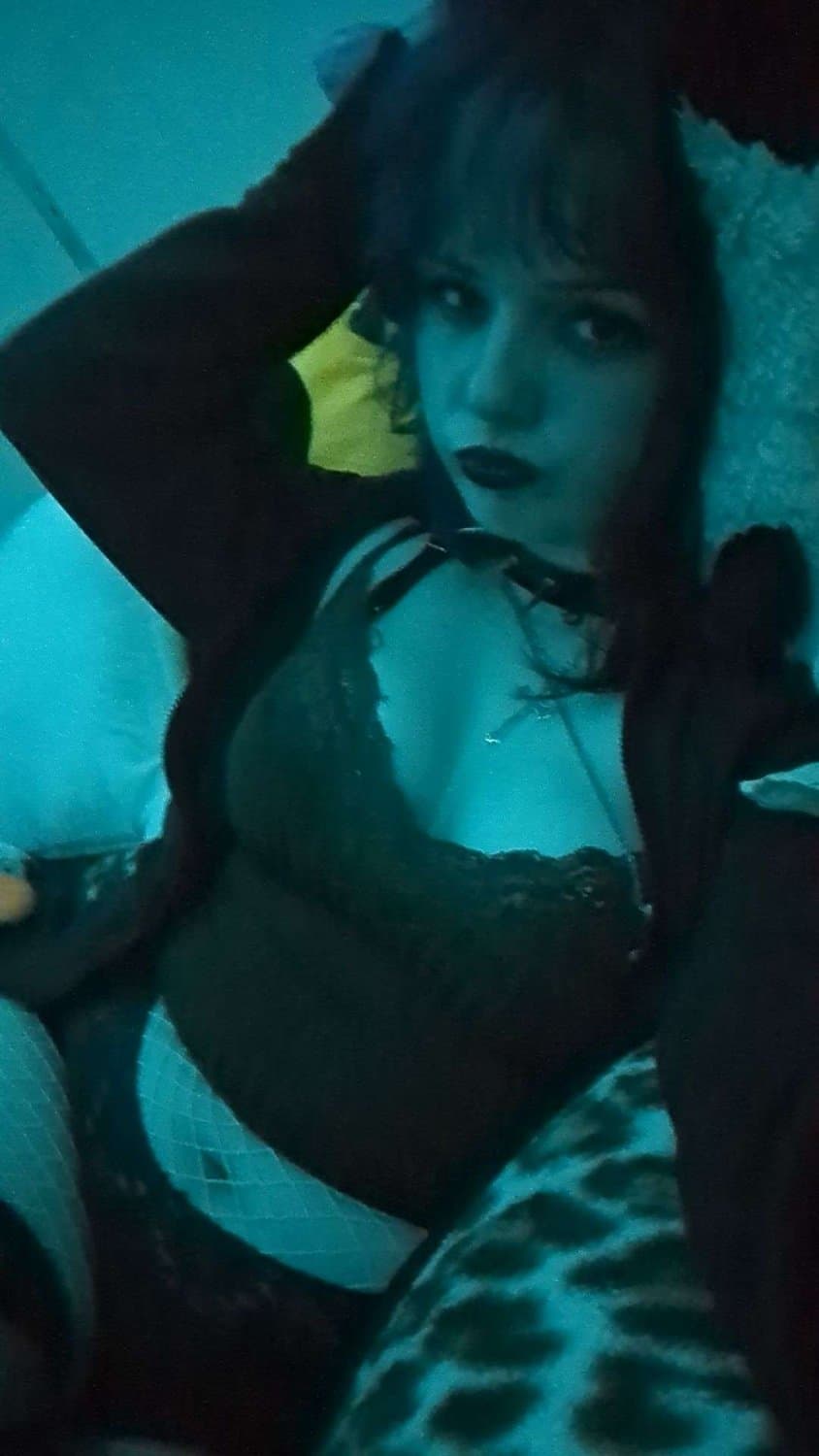 Sexy goth egirl from Discord p2