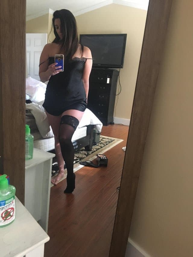 Brunette Cream Pie Slut Wife