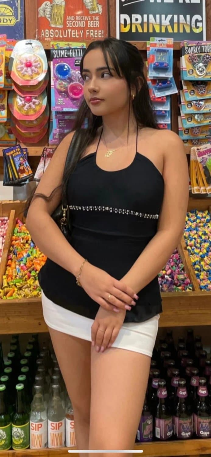 Persian slut Ailar 22yo live to make your cock hard. For Same treatment my Kik in post and  comments