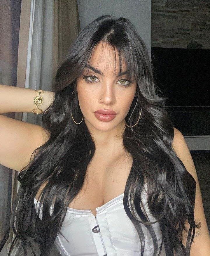 Después de ser una puta de only fans ahora quiere ser una mujer digna