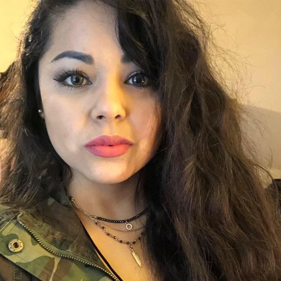 Mexicana con mirada de puta