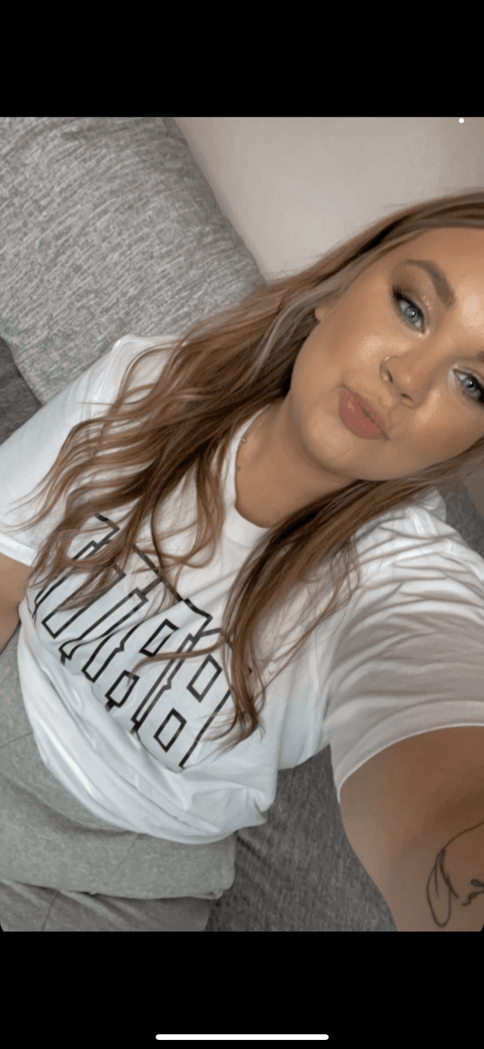 Fat bitch Abby banks fucked like a good slut. Kik banks.jj59 for more