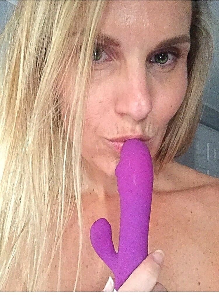 My First Post! Mi Primer Post! Anastasia HotWife! Esposa Loba Selfie Lover Real Amateur MILF