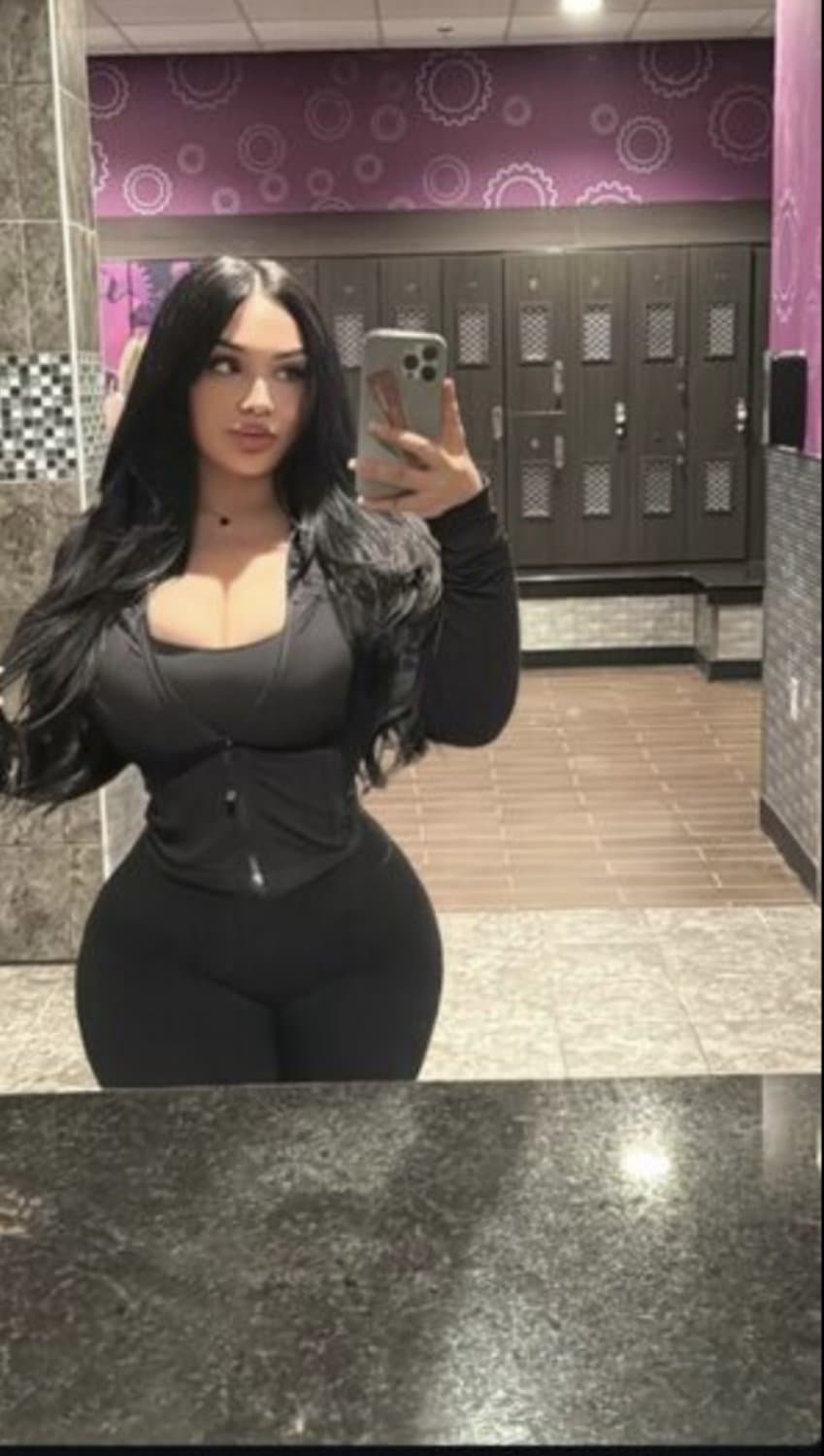 Lul babys is back if u from chi u know diz lil mama ya fuk wid her more on the bbw side or slim thic