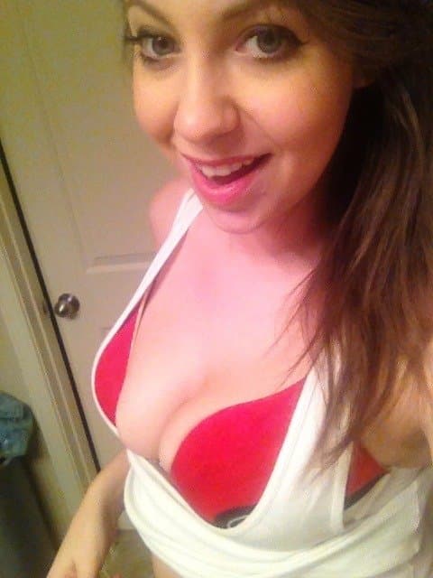 Click to view full size Dumb flat ass slut Rachel