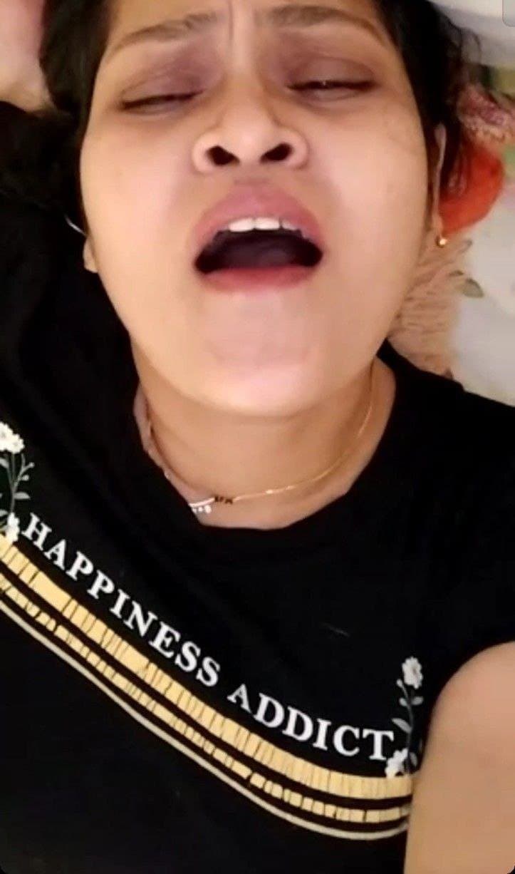 desi bhabi hot moaning curvy