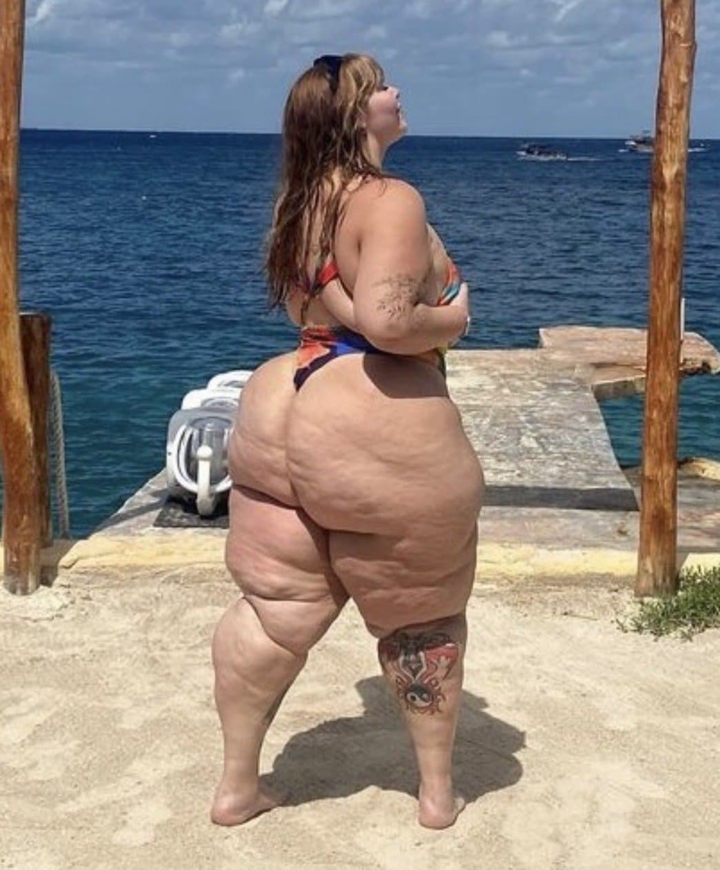 Click to view full size Phat ass white goon meat Bbw