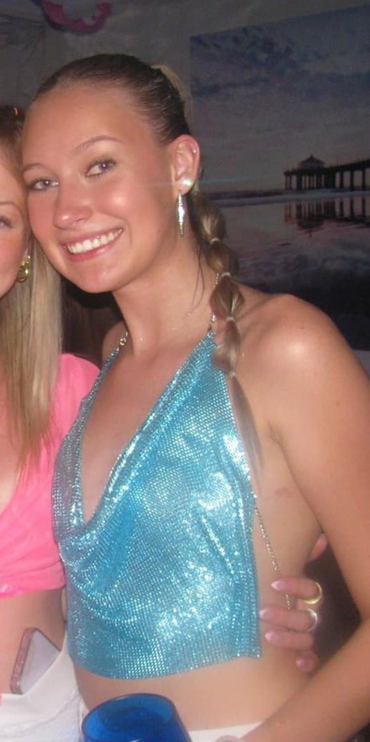 Just in case any BBCs missed pumping their cocks to my snowbunny cousin.