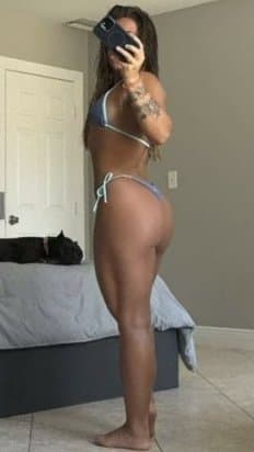 Gorgeous gorgeous girls lift heavy heavy weights