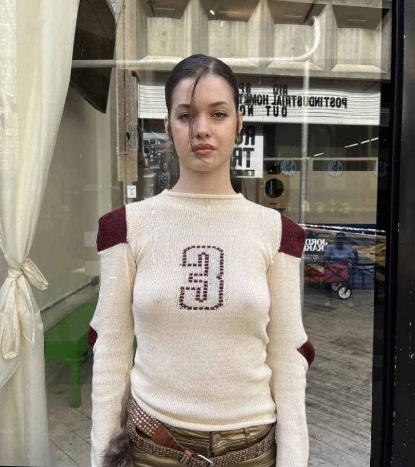 London babe Suzanne Elven