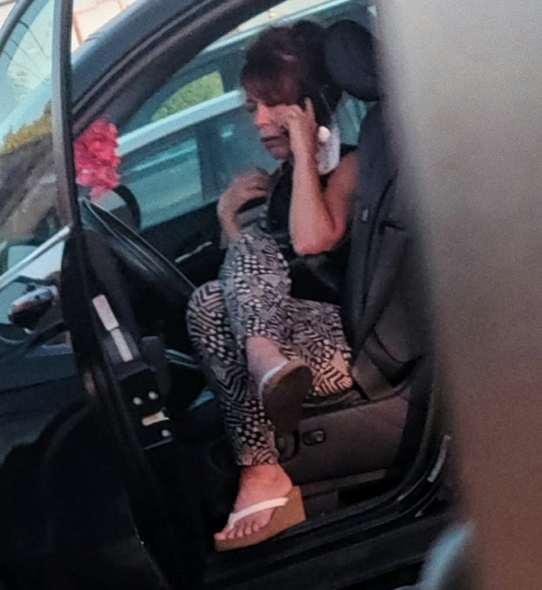 Latina MILF Dangling Platform Wedge Flip Flops Feet Spy Creepshots