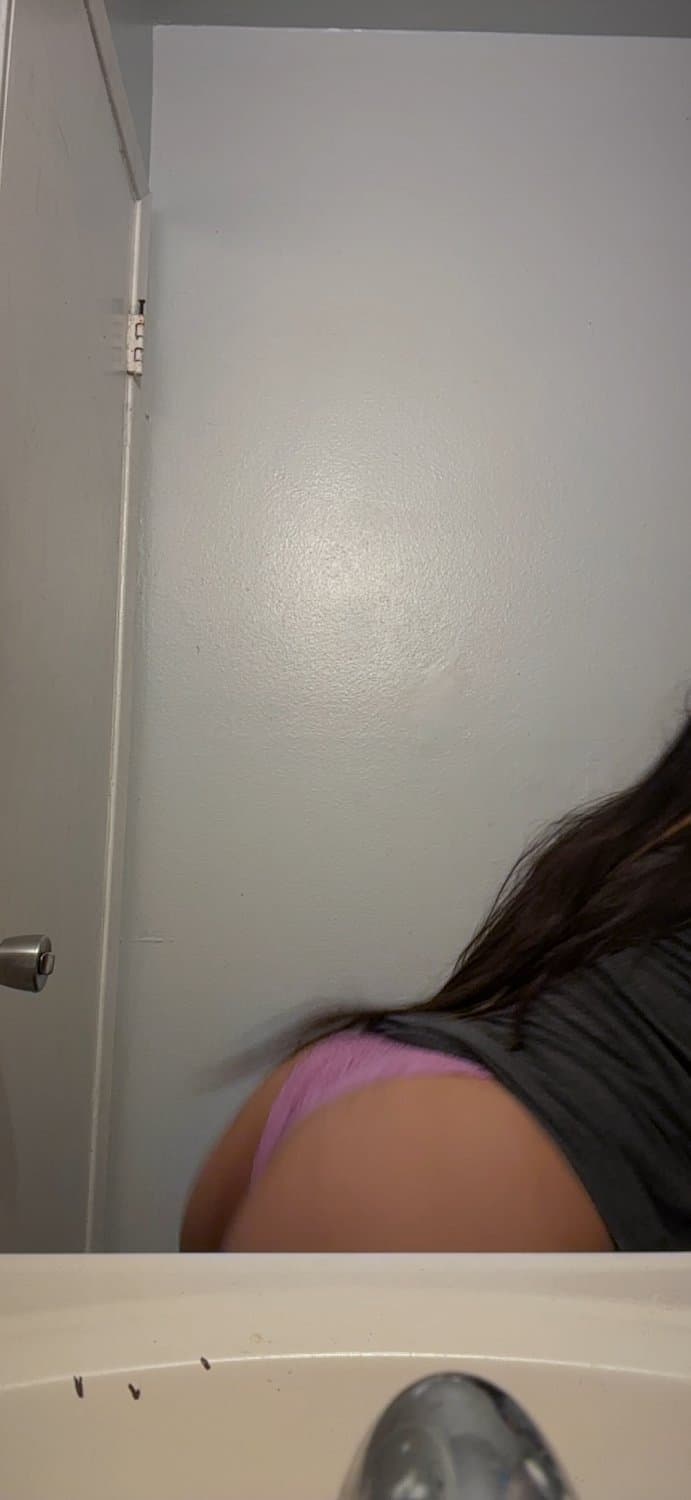 Sexy big booty Latina milf With great tits