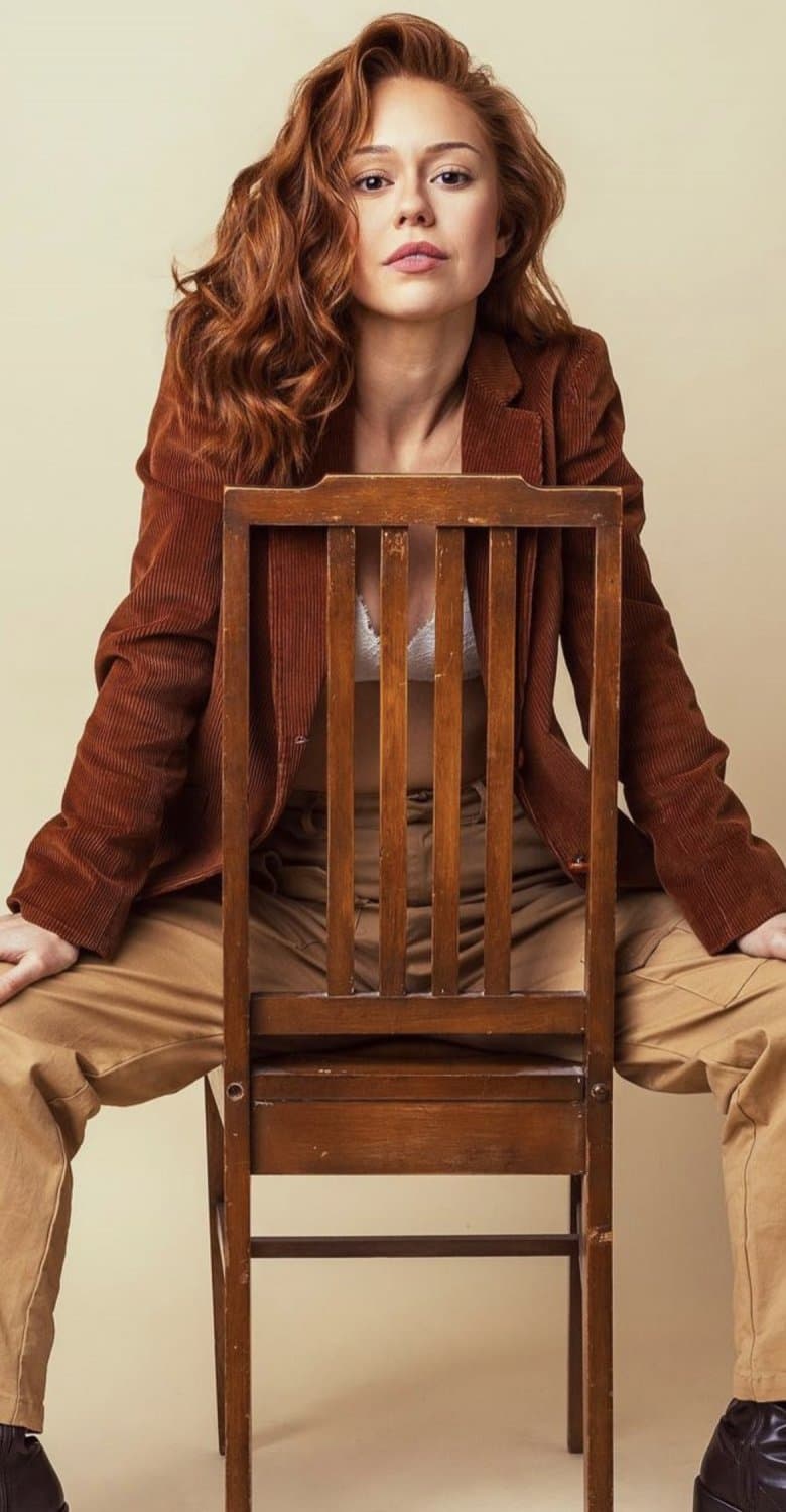 Sexy ass redhead amateur actress - Maria Mae