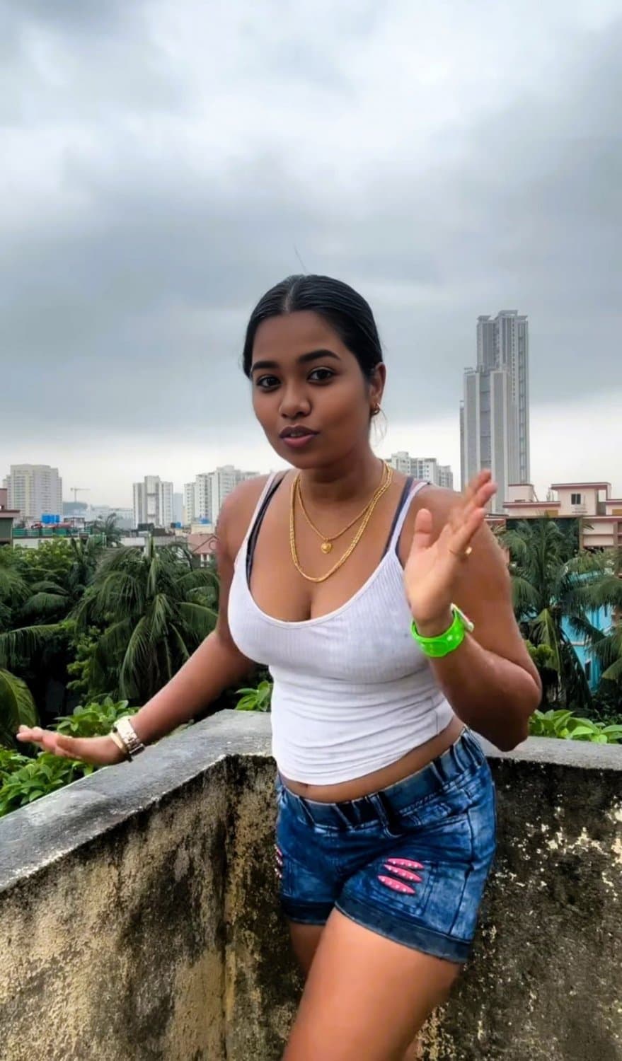 Mallu wife wants exposure