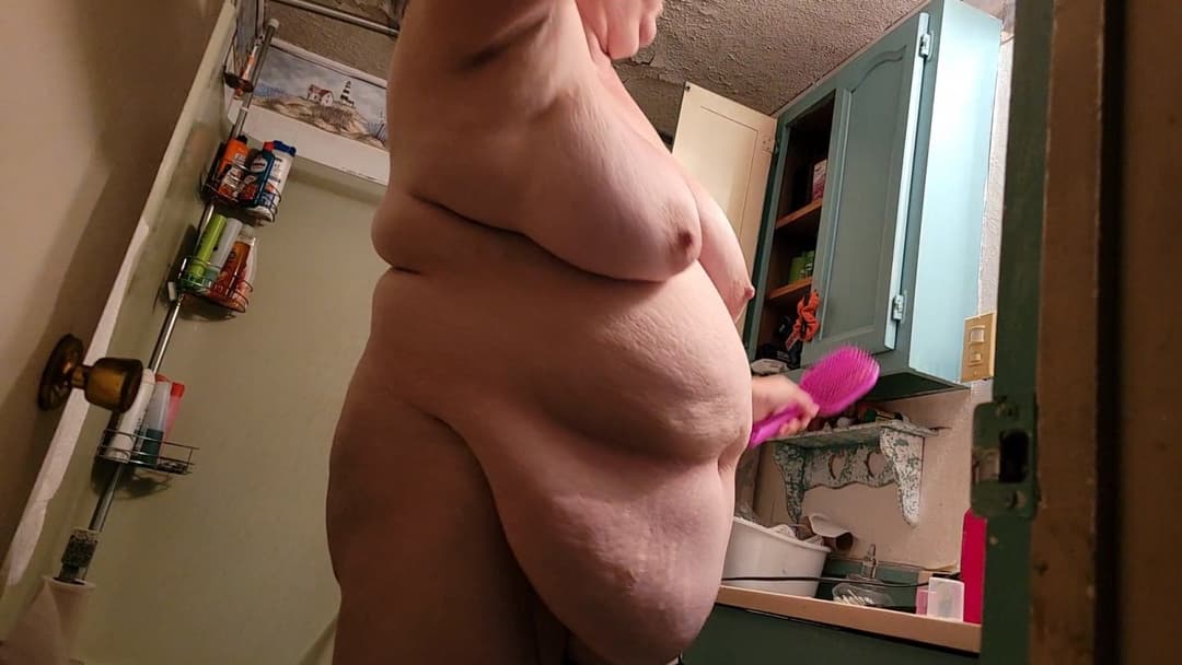 Big tits Amputee leaves home naked, rebels with husband