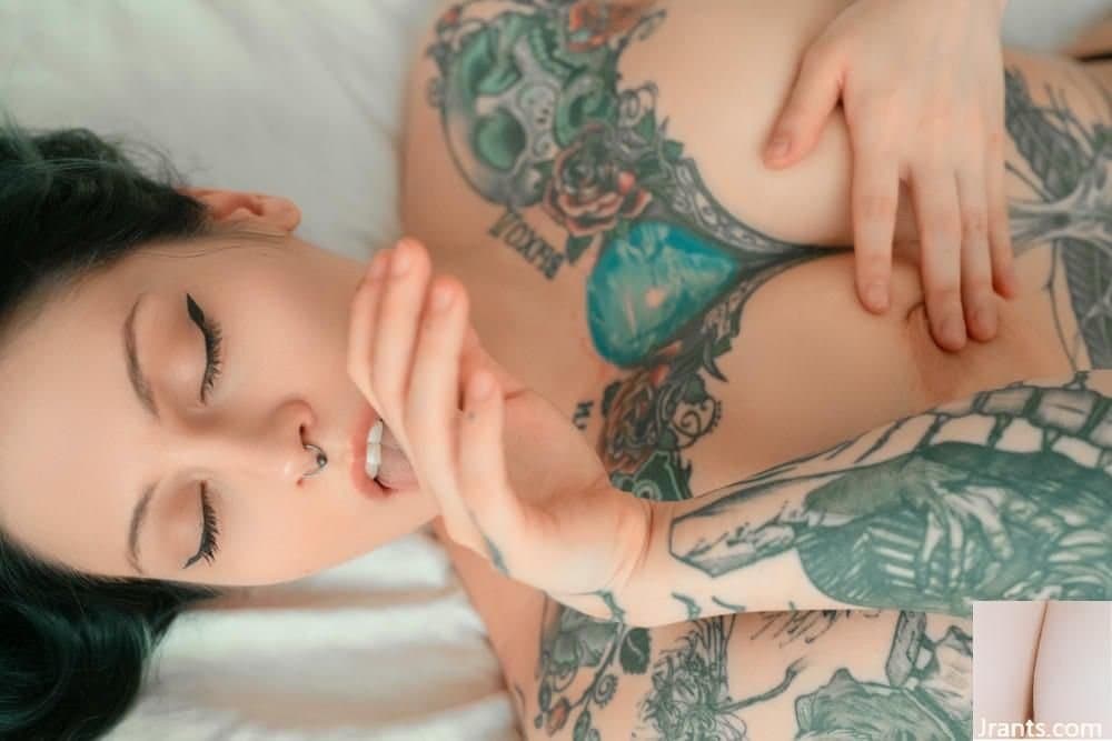 Frutella-The Jewel *Suicidegirls*