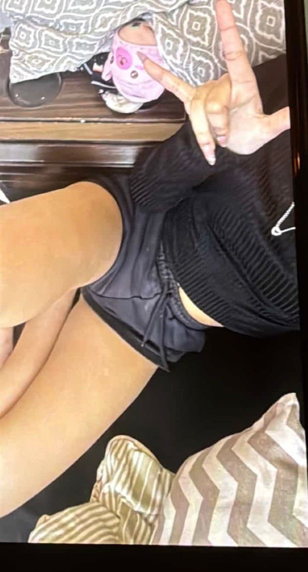 Novinha safada de pijama