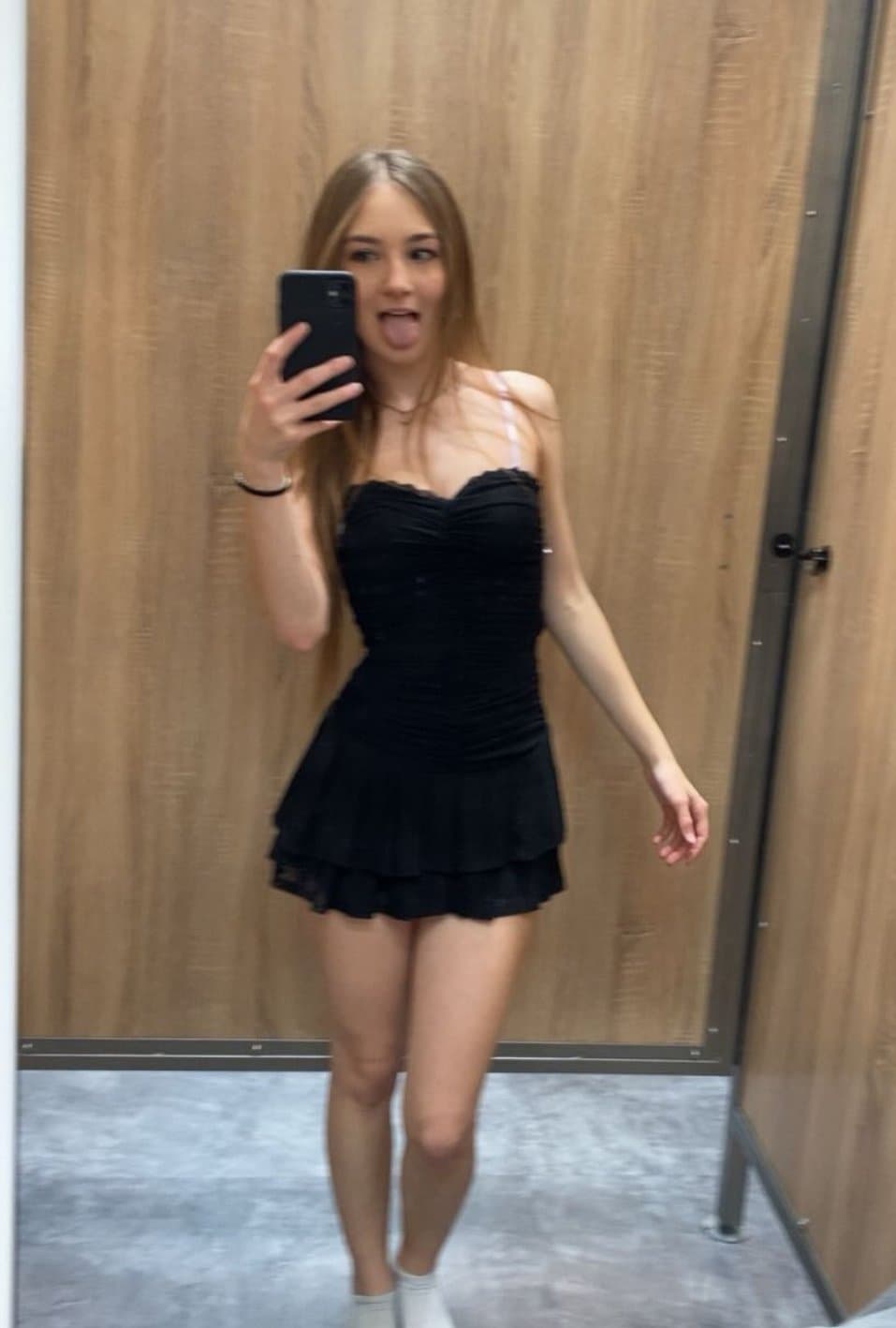 Petite slut Kinsley irl