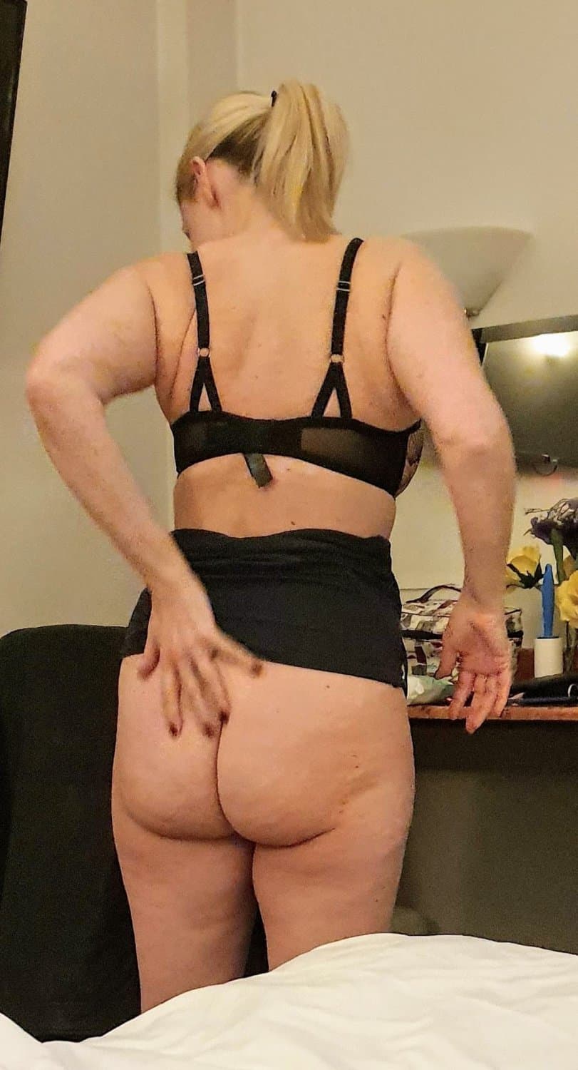 Mature UK Blonde Webslut 48 From London