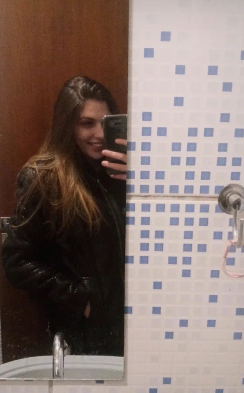 Novinha Traiu, gemeu gozou, mandou nudes e enganou o corno, engoliu o pau do playboy