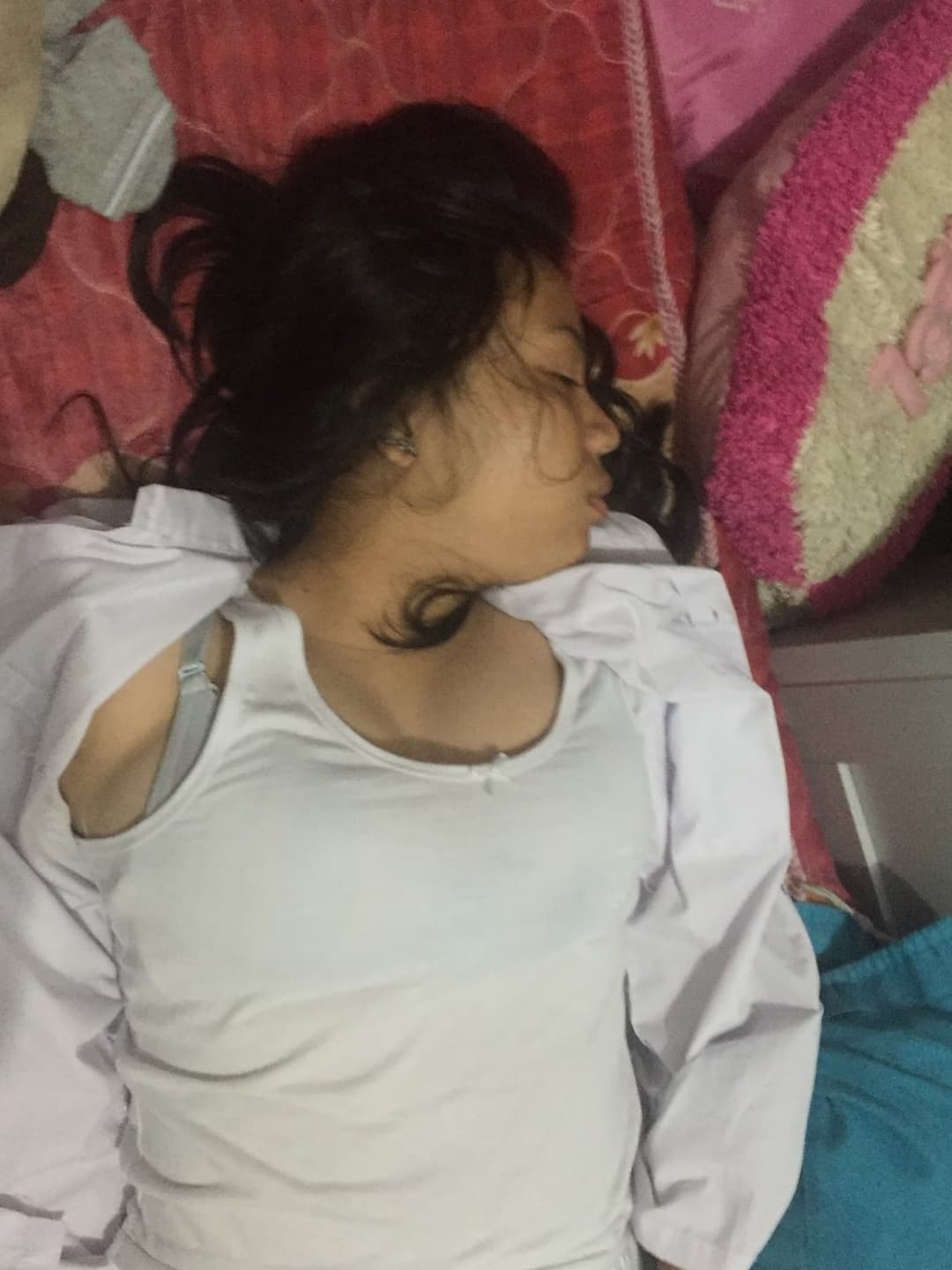 sarah cantik cewek sekolah sma gangbanged toket gede