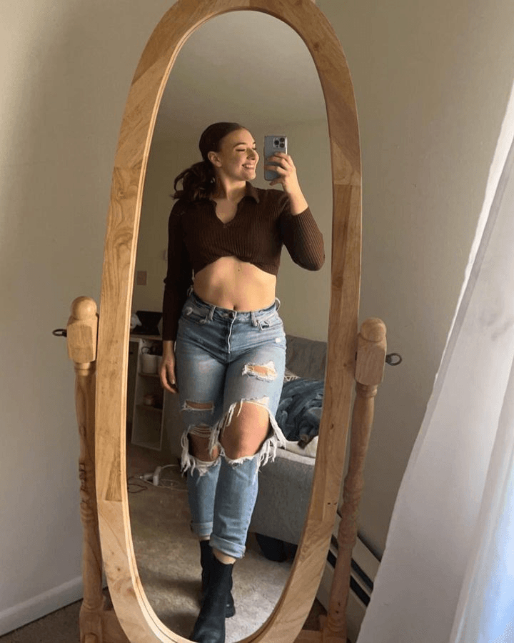 Imagine walking in on your friends from college making out while the brunette gets titty fucked..