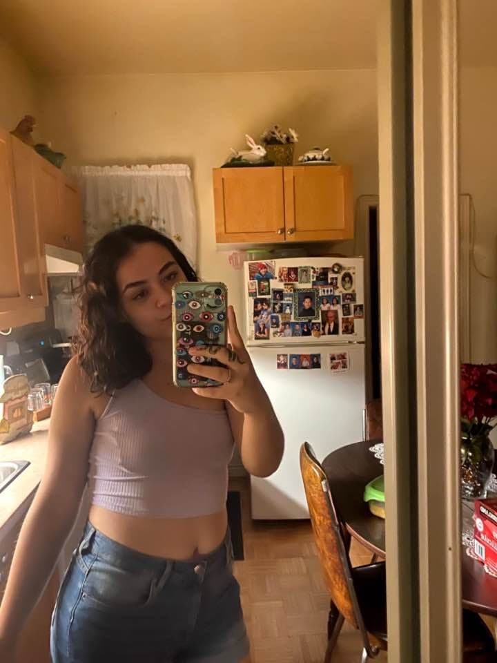 Flat tiddies wanting some spotlight