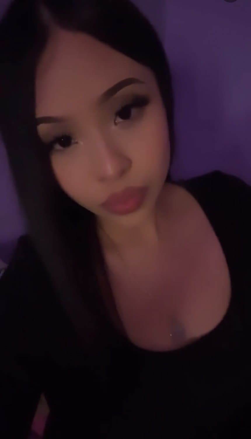 Sexy Latina hoe showing off her cooch (more in bio)