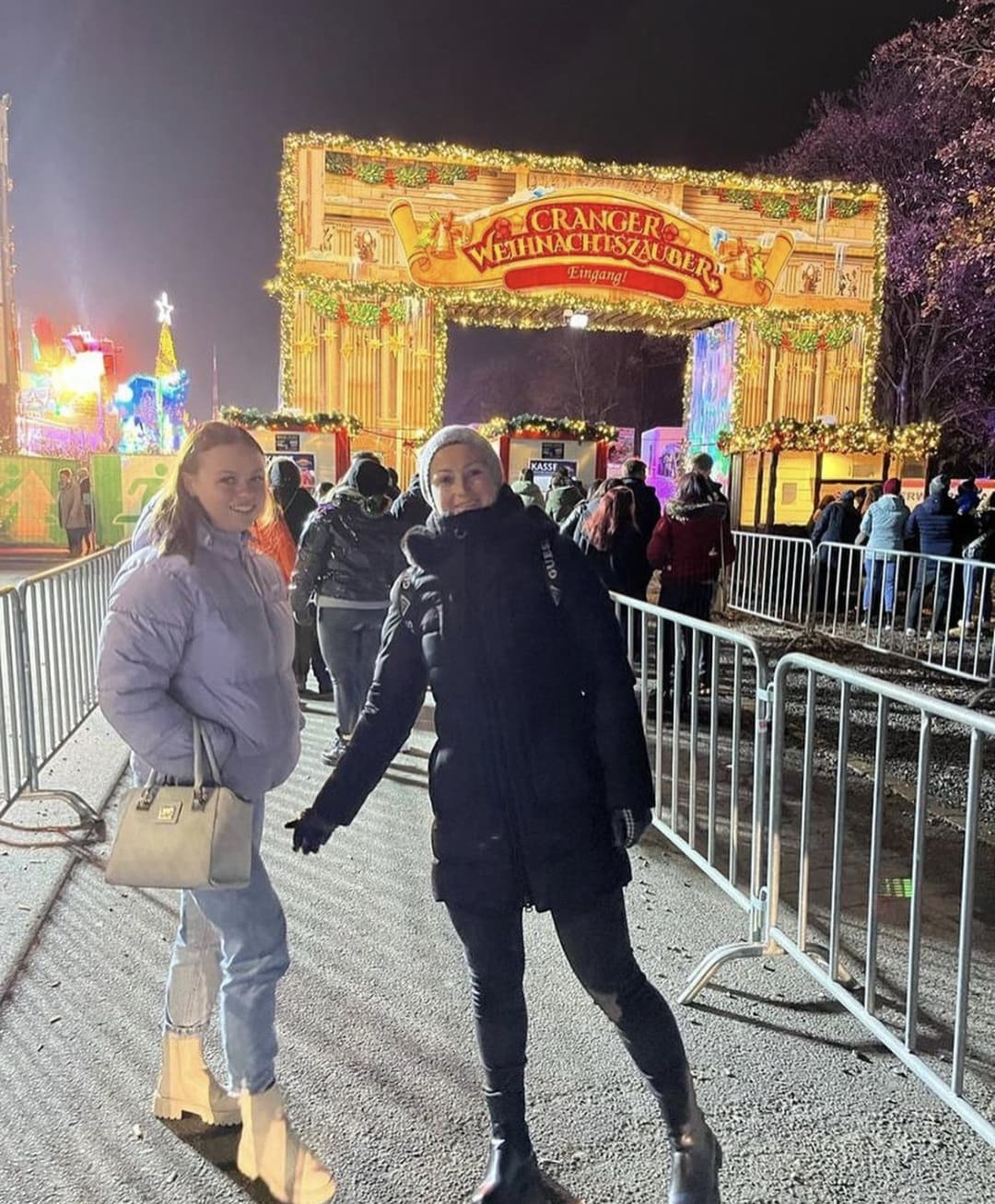 Would you fuck this German Mom and Daughter Duo? | Würdet ihr dieses Mutter Tochter Duo ficken?