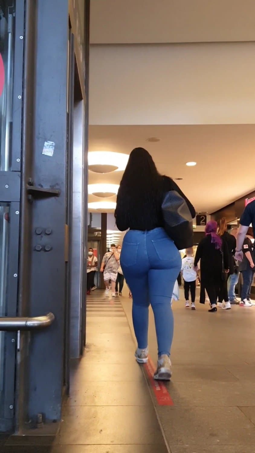 Shower Voyeur Fat Ass Chubby PAWG