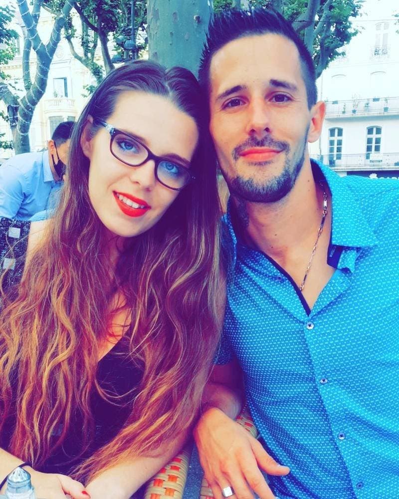 Amateur French swingers couple