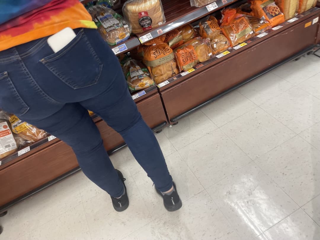 First time ever doing candid! Let me know how I did! Candid teen at the store