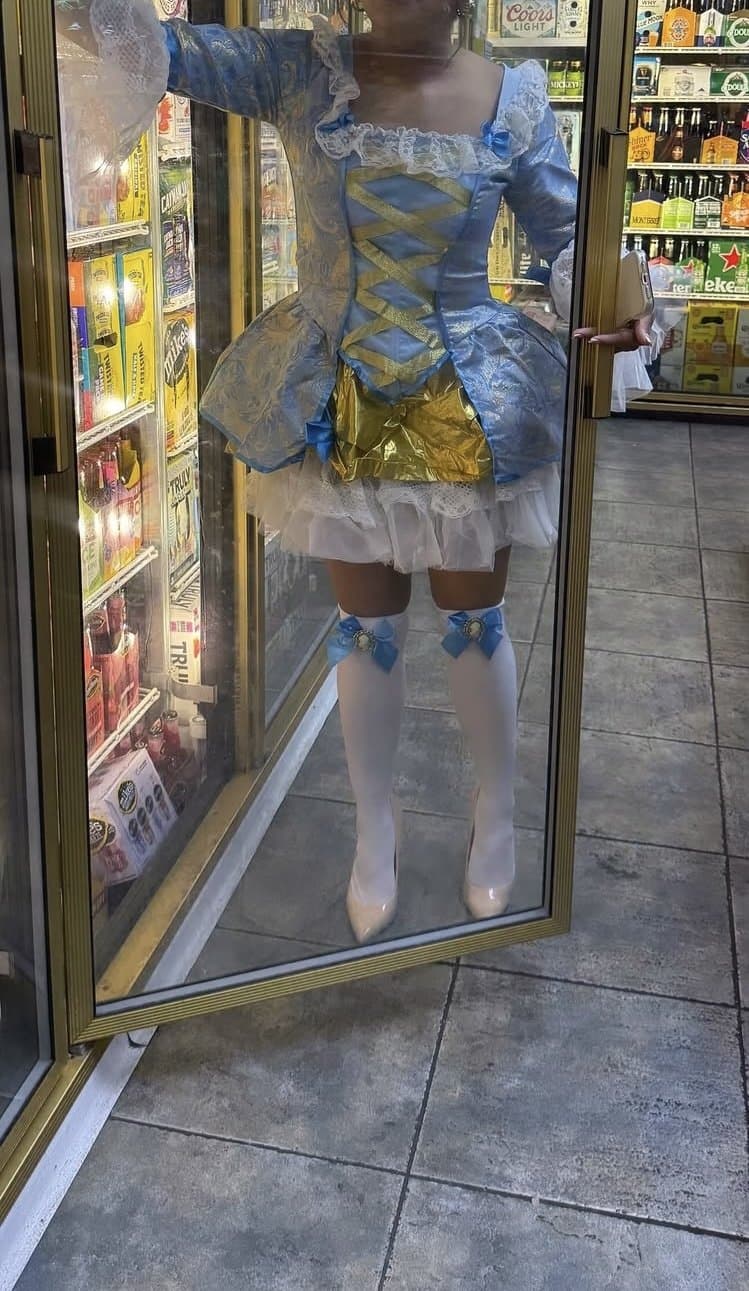 Sexy Latina Leslie costume for Halloween party