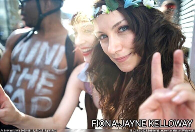 Fiona-Jayne K. and Emmy M. nude in public (1)