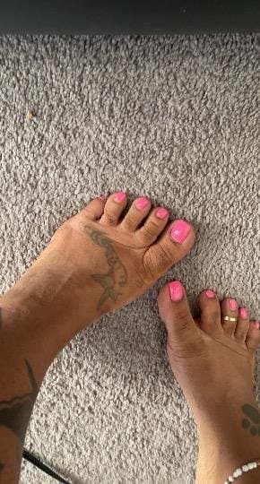 Mature ebony cougar pussy imprint panties milf mom pretty toes and feet tatted up FOUND IN HER PHONE