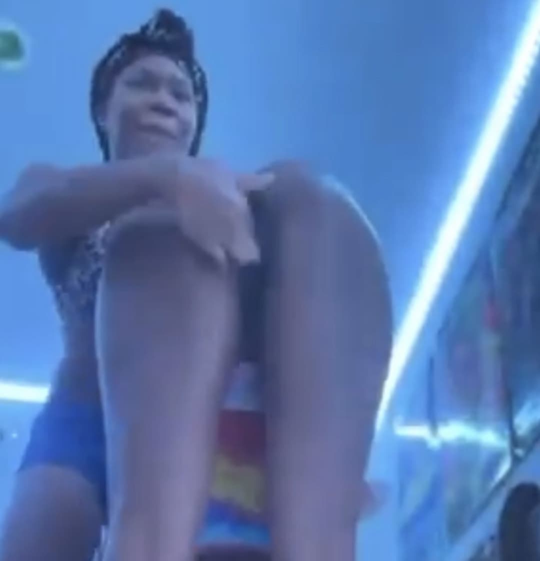 BLK Pyt’s playing grab-ass & twerking?