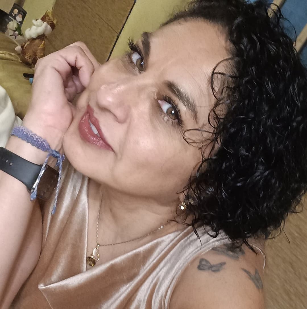 ¿Alguien que quiera fantasear y enamorarse de mi mamá? Chica, trans o chico. Fantasía lésbica.