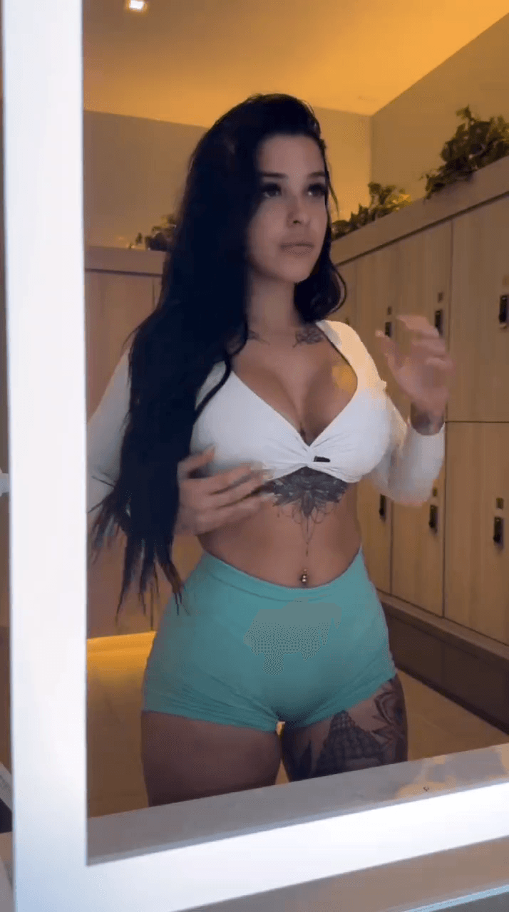 Morena Rabuda e gostosa