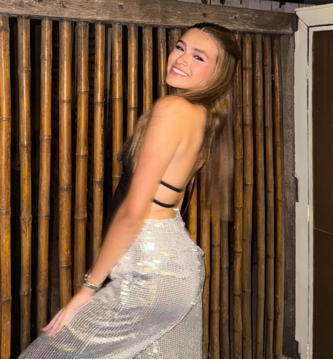 Novinha fofa e gostosa...Vittoria a belezinha delicia , muito linda !!!