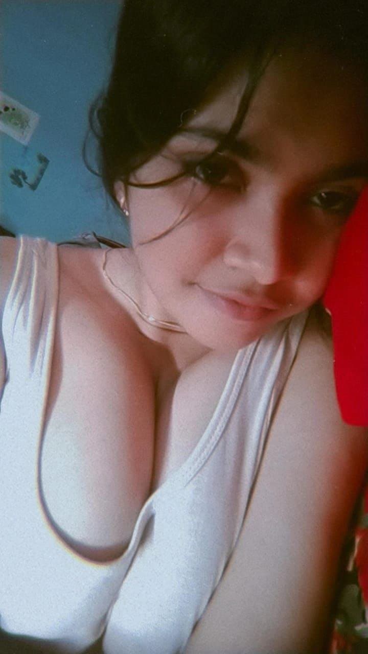 Bangladeshi Tanker GF Pressing Boobs