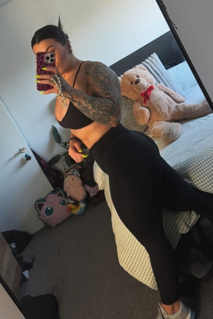 Fit slut from New Zealand