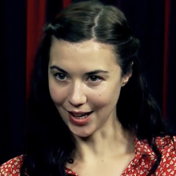 Lisa Hannigan Cute Pinup